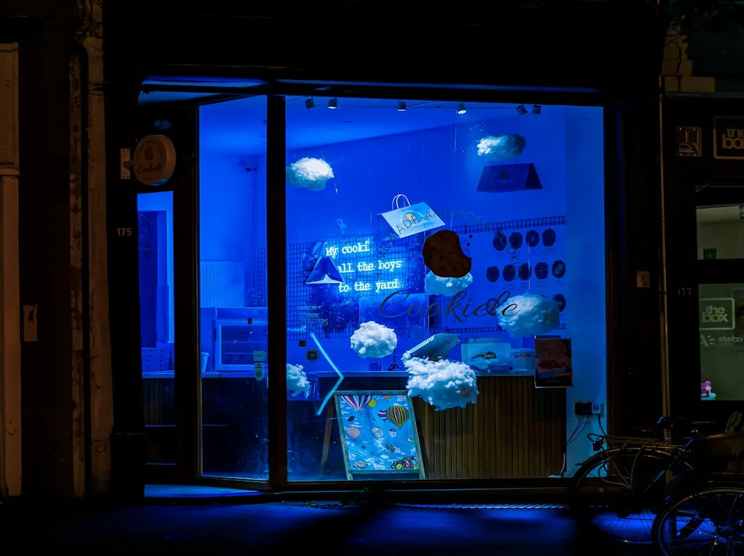 日式美甲与法式美甲的区别：重庆美甲店教你如何选择适合的款式