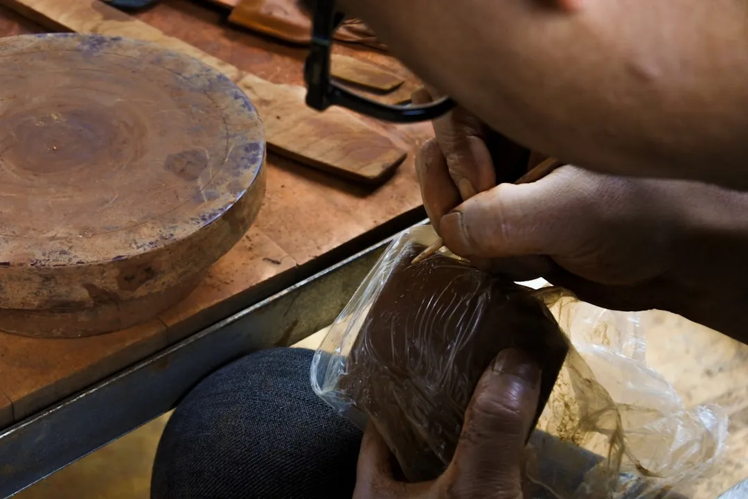延长甲制作工艺流程与光疗胶固化质量管控要点