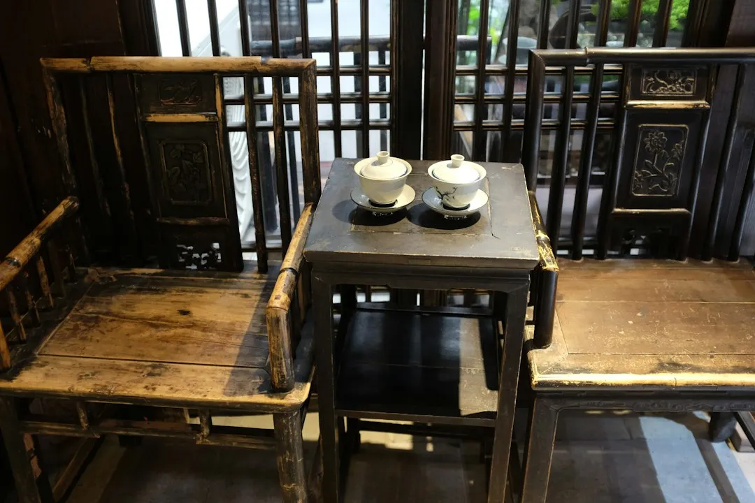 日式与法式美甲的区别及延长甲持久度对比分析